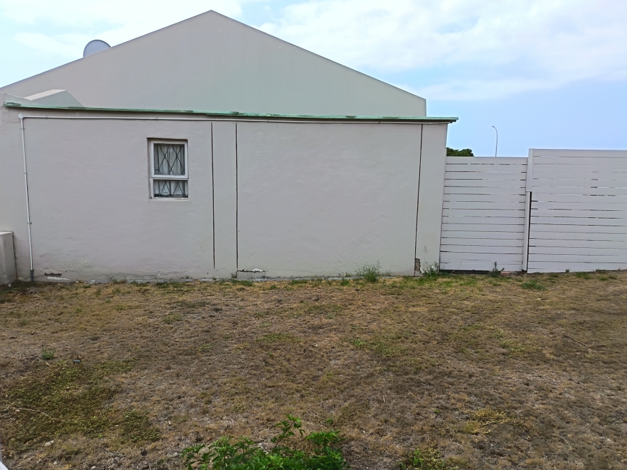 2 Bedroom Property for Sale in Wavecrest Eastern Cape